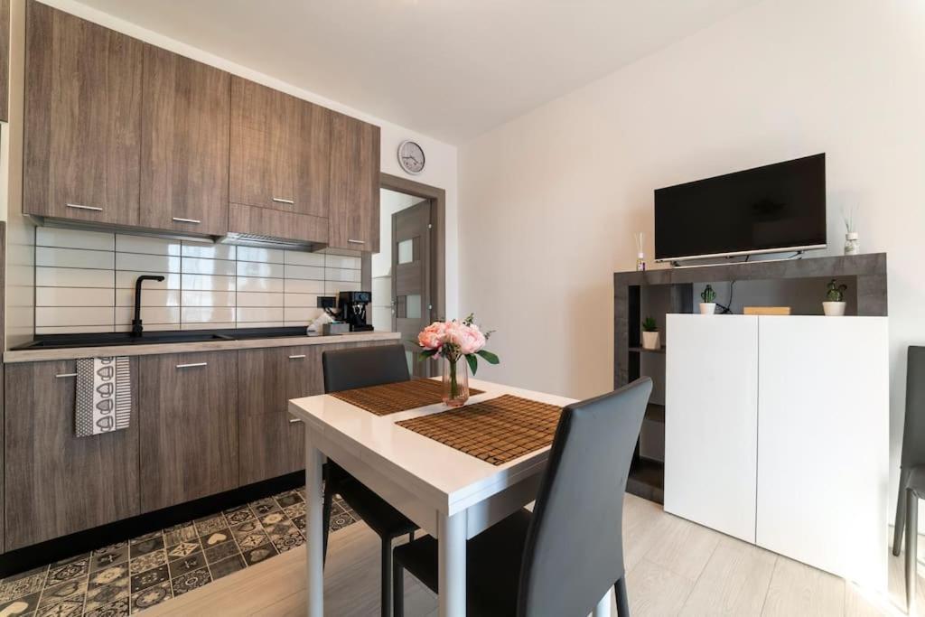 Appartamento Emma Con Piscina - Vista Mare"Tenuta Croce" 萨莱诺 外观 照片