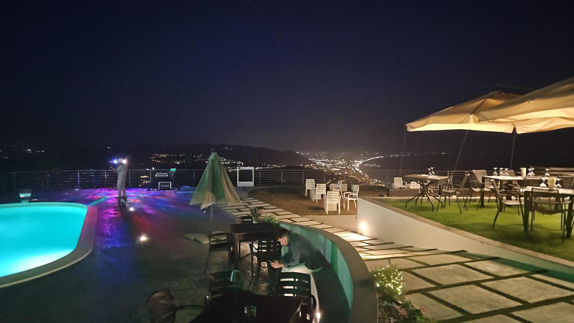 Appartamento Emma Con Piscina - Vista Mare"Tenuta Croce" 萨莱诺 外观 照片